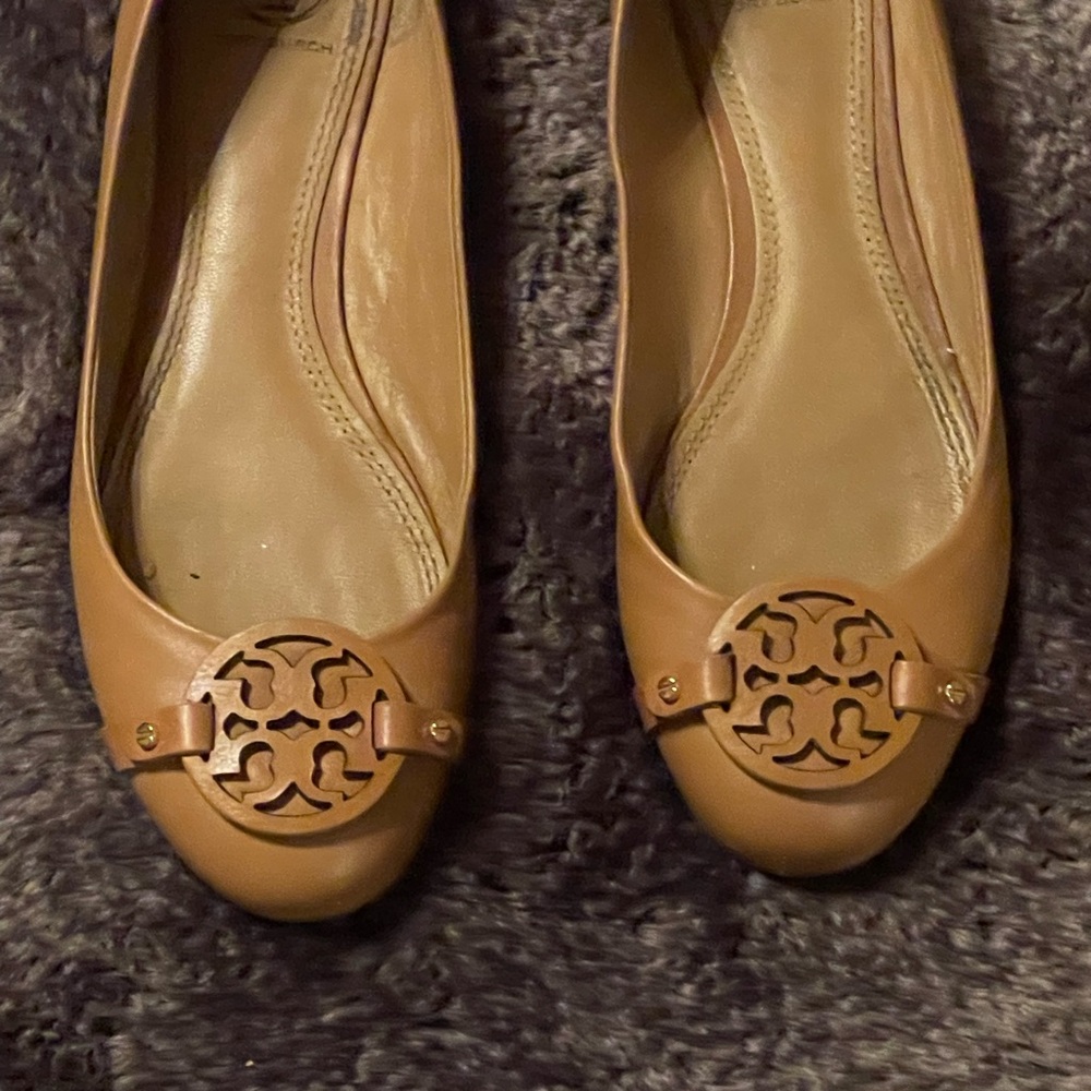 Tory Burch Brown Leather Flats with Logo Accent